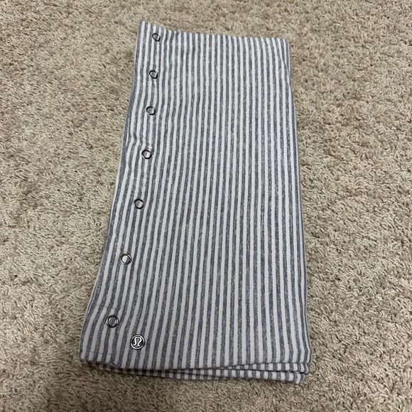 Lululemon Vinyasa Scarf Blurred Grey - Picture 2 of 2